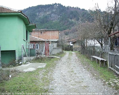 Tam boy resmi görebilmek için tıklayın